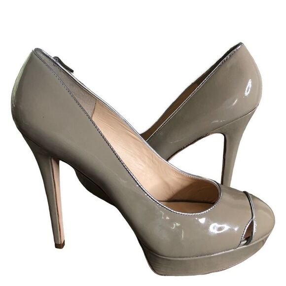 NEW Footcandy Crissy Platform Heels in Taupe Patent Leather NIB - Picture 1 of 14